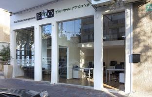 אחרי   /    Après